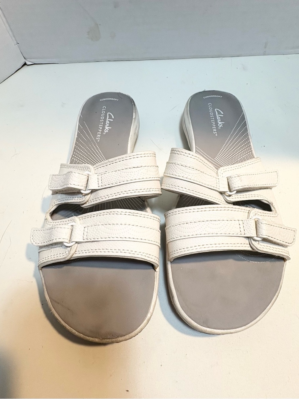 Clarks Cloudsteppers Breeze Piper women's slide sandals white size 7